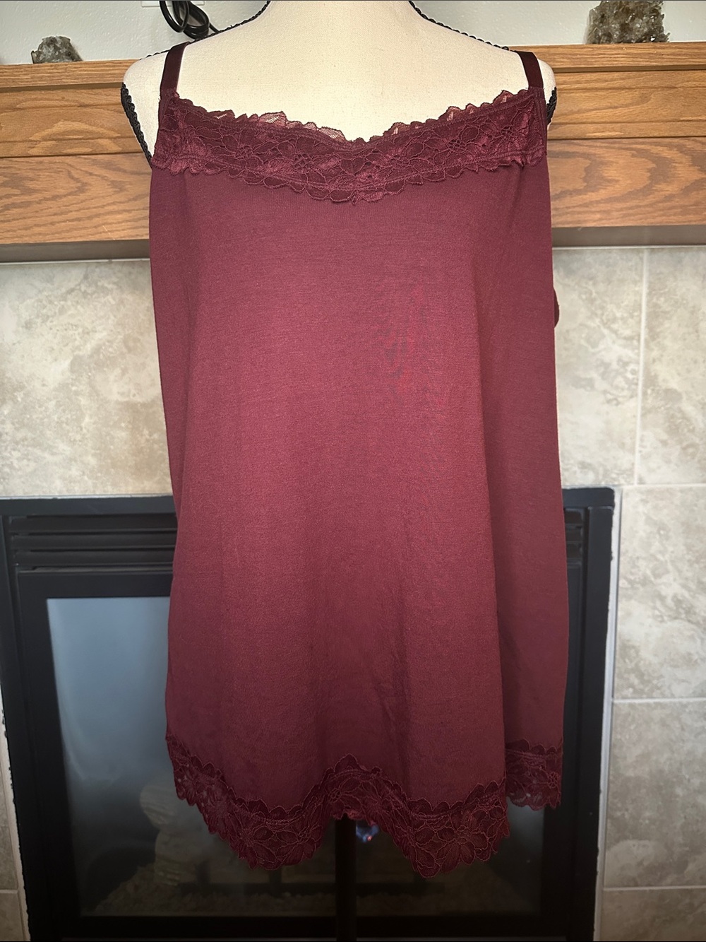 Cato 18/20W Burgundy Lace Trim Camisole Tank Top Plus Size & Adjustable Straps